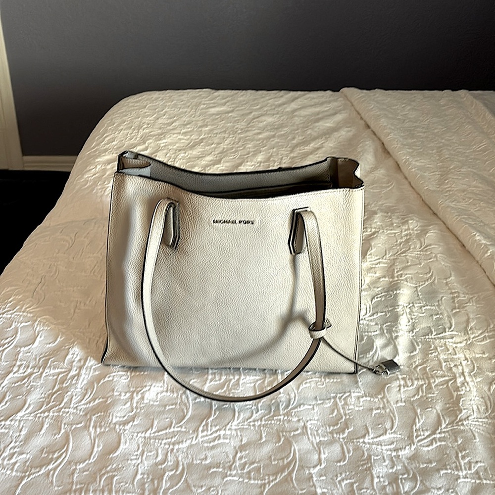 Micheal Kors tote